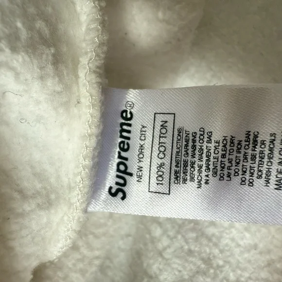 SUPREME HOODIE - Picture 7 of 7